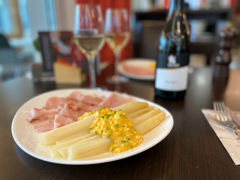 Spargel mit Bozner Sauce