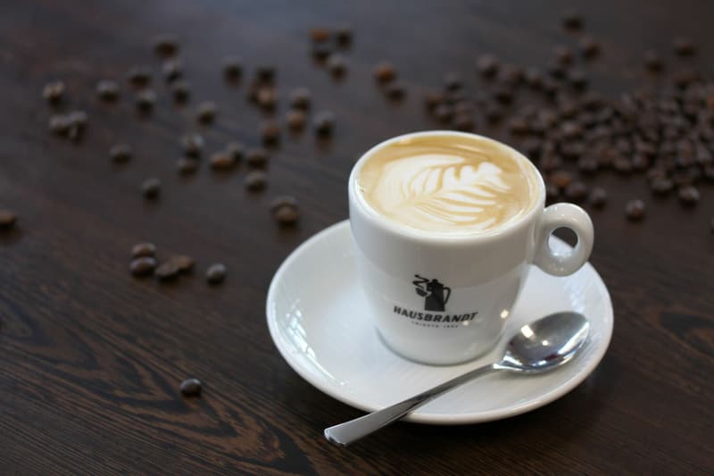 Cappuccino in der Marktbar
